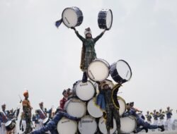 Penampilan Drumband Taruna AAU Pukau Pj Gubernur dan Masyarakat Palembang