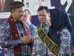 Pj Gubernur Sumsel dan Pj Ketua TP-PKK Sumsel Dikukuhkan Sebagai Duta Asuh Anak Stunting dan Genre