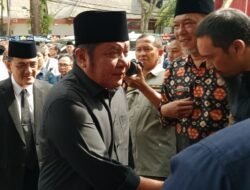 Herman Deru Takziah ke Rumah Duka  Alex Noerdin
