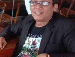 Ketika Jurnalisme Menjadi Plastik, dan Kita Ikut Memakainya