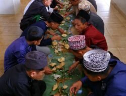 Hakikat Tradisi Makan Bersama Anak Pondok Pesantren