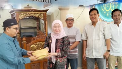 Santunan Ramadhan di Pesantren Laa Roiba: Menyemai Harapan Anak Yatim