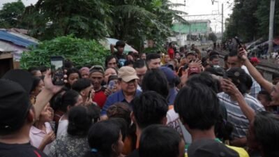 Menyapa dari Pinggir Rel: Ketika Presiden Turun Langsung Mendengar Suara Warga