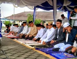 Shalat Idul Fitri Empat Lawang Berlangsung Khidmat dan Penuh Kebersamaan