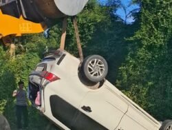 Avanza Masuk Jurang di Jalan Lintas Mura–Pali, Satu Keluarga Selamat