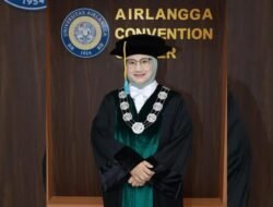 Dari Wartawan ke Dekan FK UNAIR, Kisah Prof Eighty