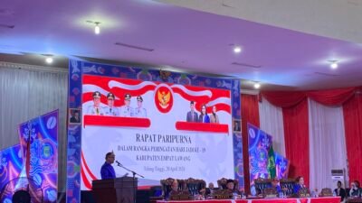 Puncak HUT ke-19 Empat Lawang menjadi momentum penegasan visi MADANI Jilid 2 oleh Bupati Joncik Muhammad, dengan fokus pembangunan, sinergi provinsi, serta program sosial bagi masyarakat.