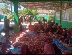 Kemenag OKU Selatan Sembelih 12 Sapi Kurban, Satu Ekor Diserahkan ke Polres