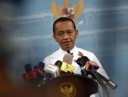 Bahlil Lahadalia merespons santai lagu viral “Mas Bahlil Ganteng” bahkan ingin bertemu pencipta lagunya