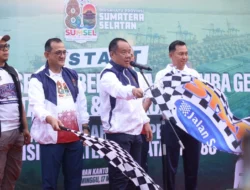 Ribuan warga mengikuti jalan santai HUT ke-80 Provinsi Sumsel di Palembang