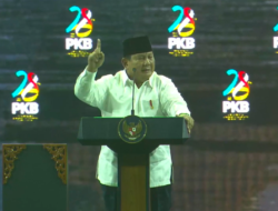 Kelakar Prabowo Ke PKB : Gerindra Saja Tidak Pakai Kaos “Prabowonomic” Seperti Kalian