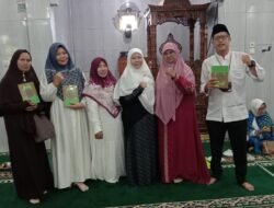 Antusias Ikuti dan Simak Tausyiah Pengajian BKMT, Penyuluh Agama Raih Doorprize Terbaik