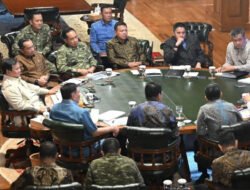 Prabowo Minta TNI Perkuat Penanganan Bencana dan Edukasi Karhutla