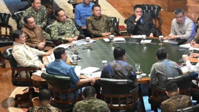 Prabowo Minta TNI Perkuat Penanganan Bencana dan Edukasi Karhutla