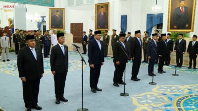 Prabowo Lantik 7 Pejabat Baru, Ada Kepala BNPB dan Dua Wakil Menteri Pertahanan